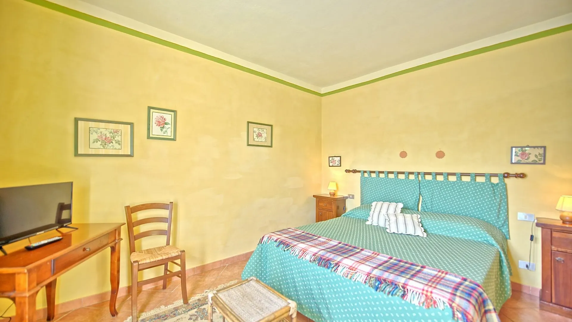 Country house Il Nespolo Guest House Lari