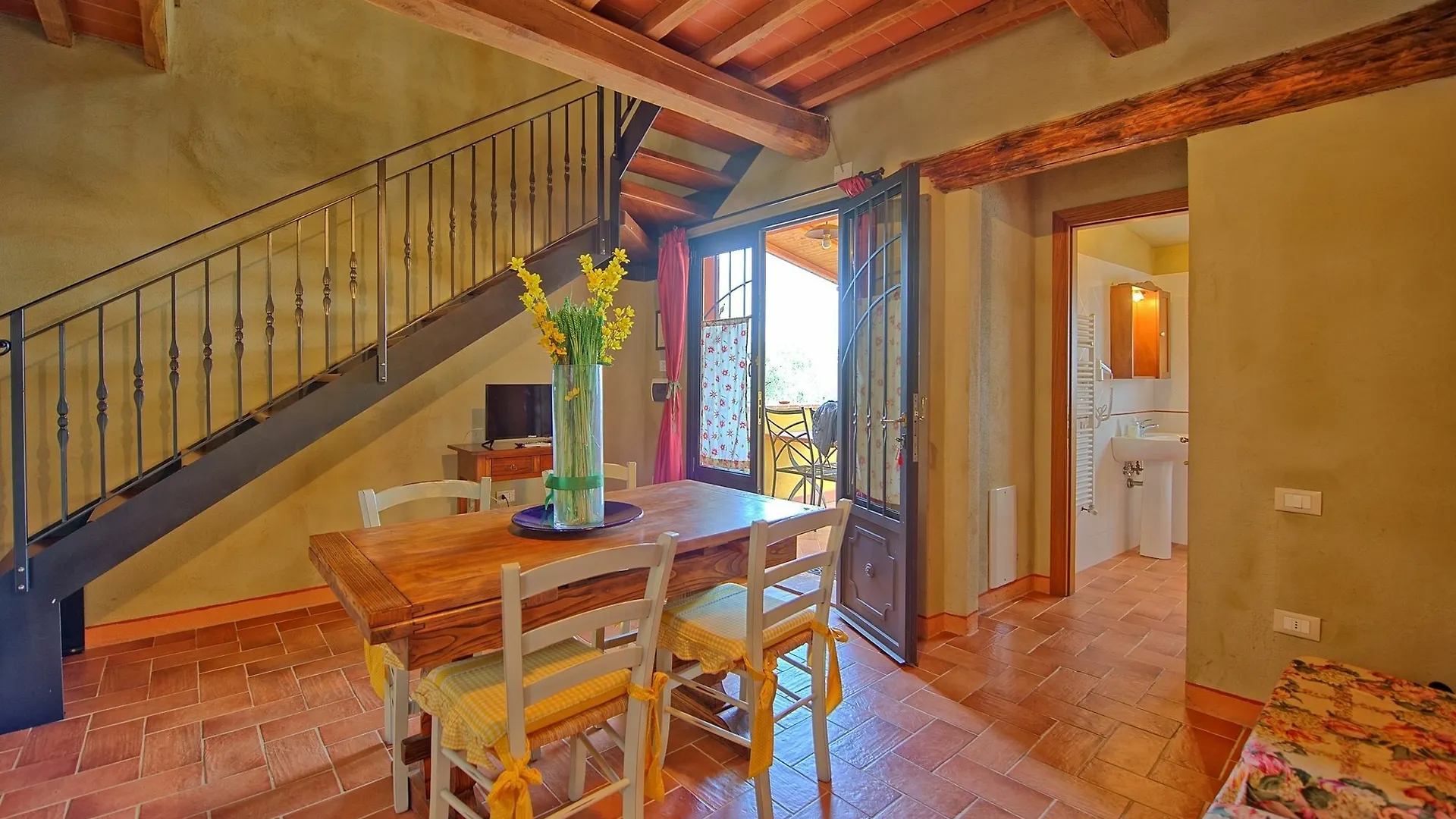 Country house Il Nespolo Guest House Lari Italy